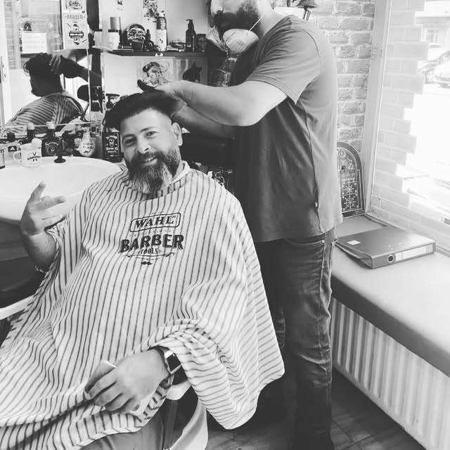 Barber bei der Arbeit im Baalbek-Salon